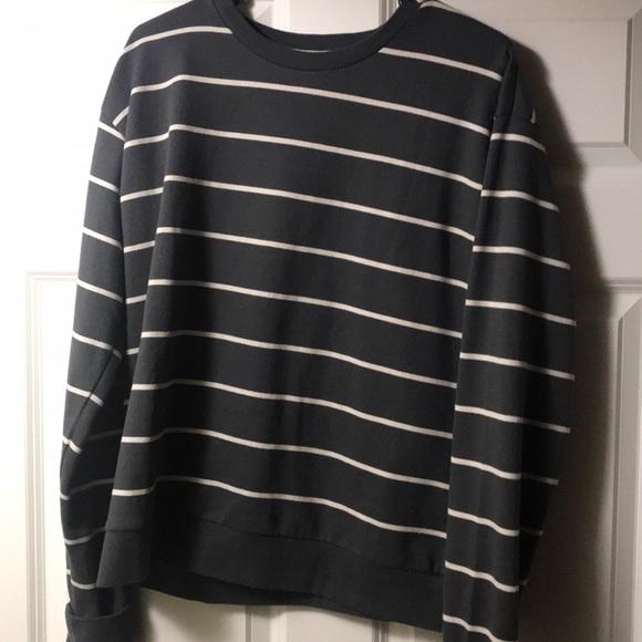Super cute stripped sweater/pull over - Picture 1 of 1